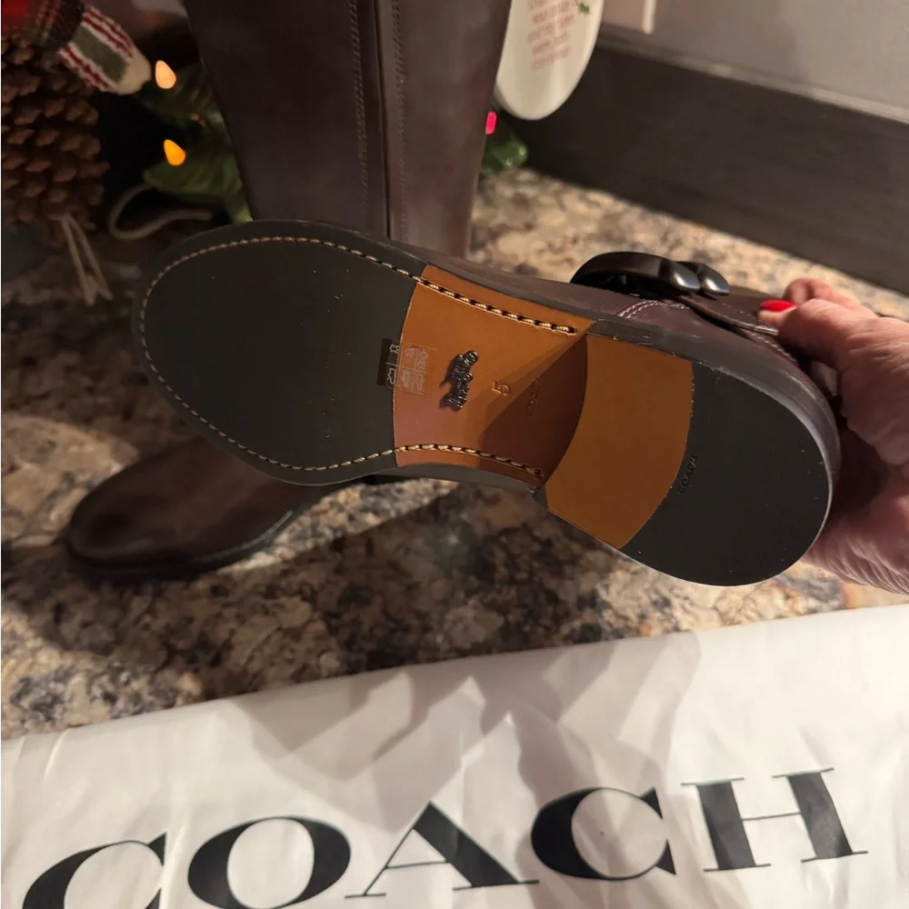 Ladies brand new never worn Coach boots. Brown  boots. Sz. 5 - Picture 4 of 5